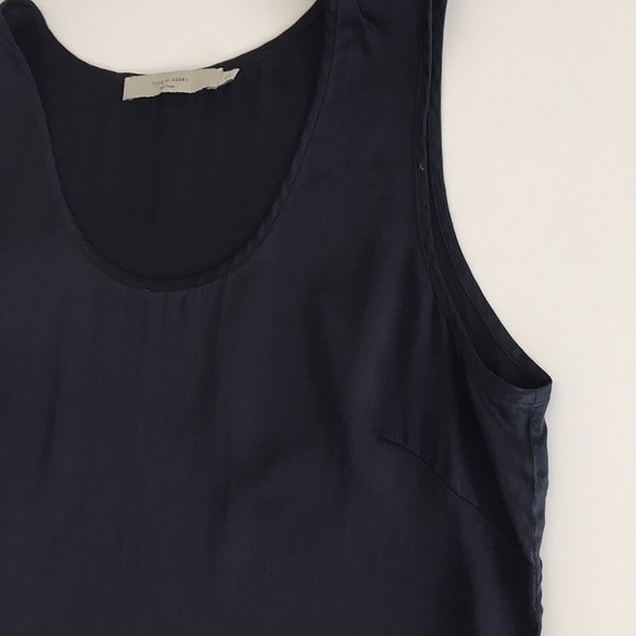 7115 by Szeki Signature Sandwashed Silk Tank in Navy - Picture 9 of 12